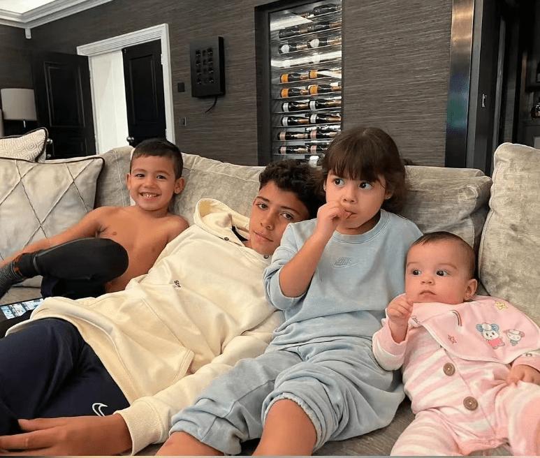 c罗12岁的视频,c罗12岁足球视频