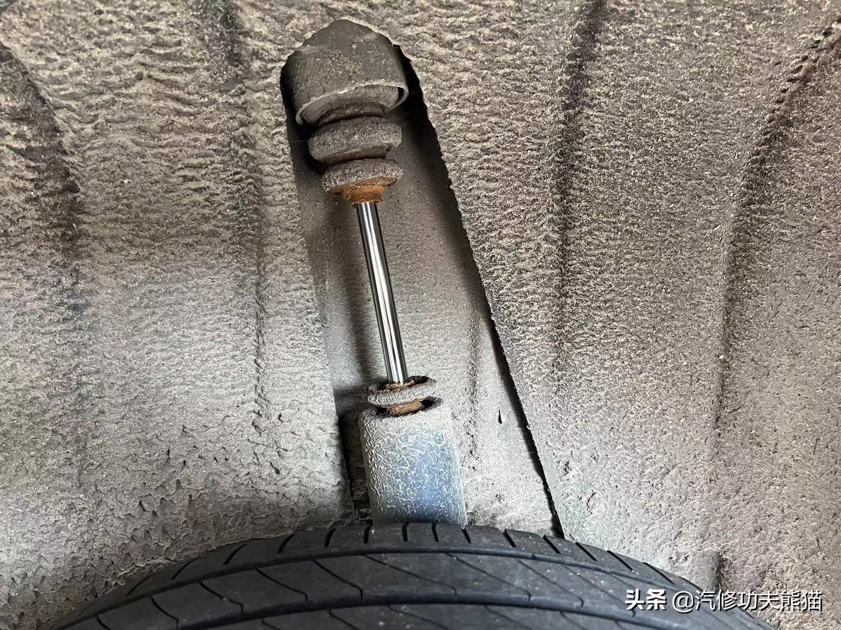 严谨的德国工人钣金修复,严谨的德国师傅修复事故车