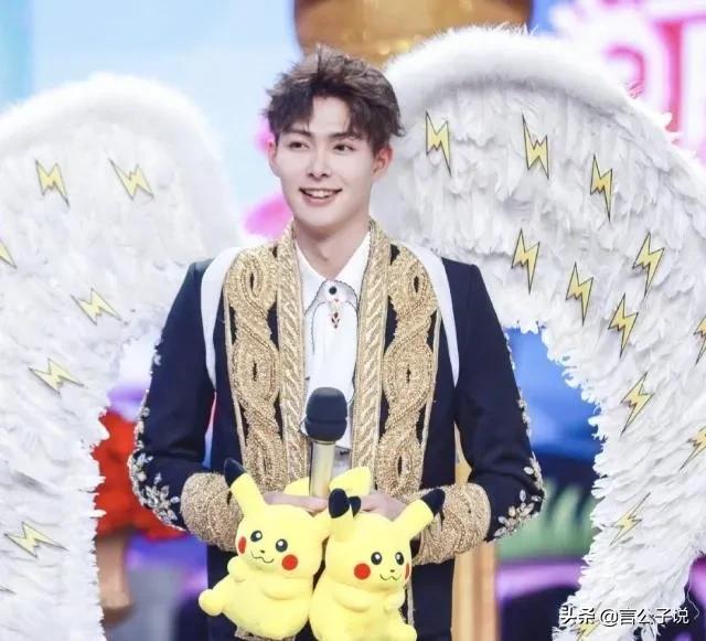 长着兔子脸的男明星有哪些,长得像兔子牙的男明星