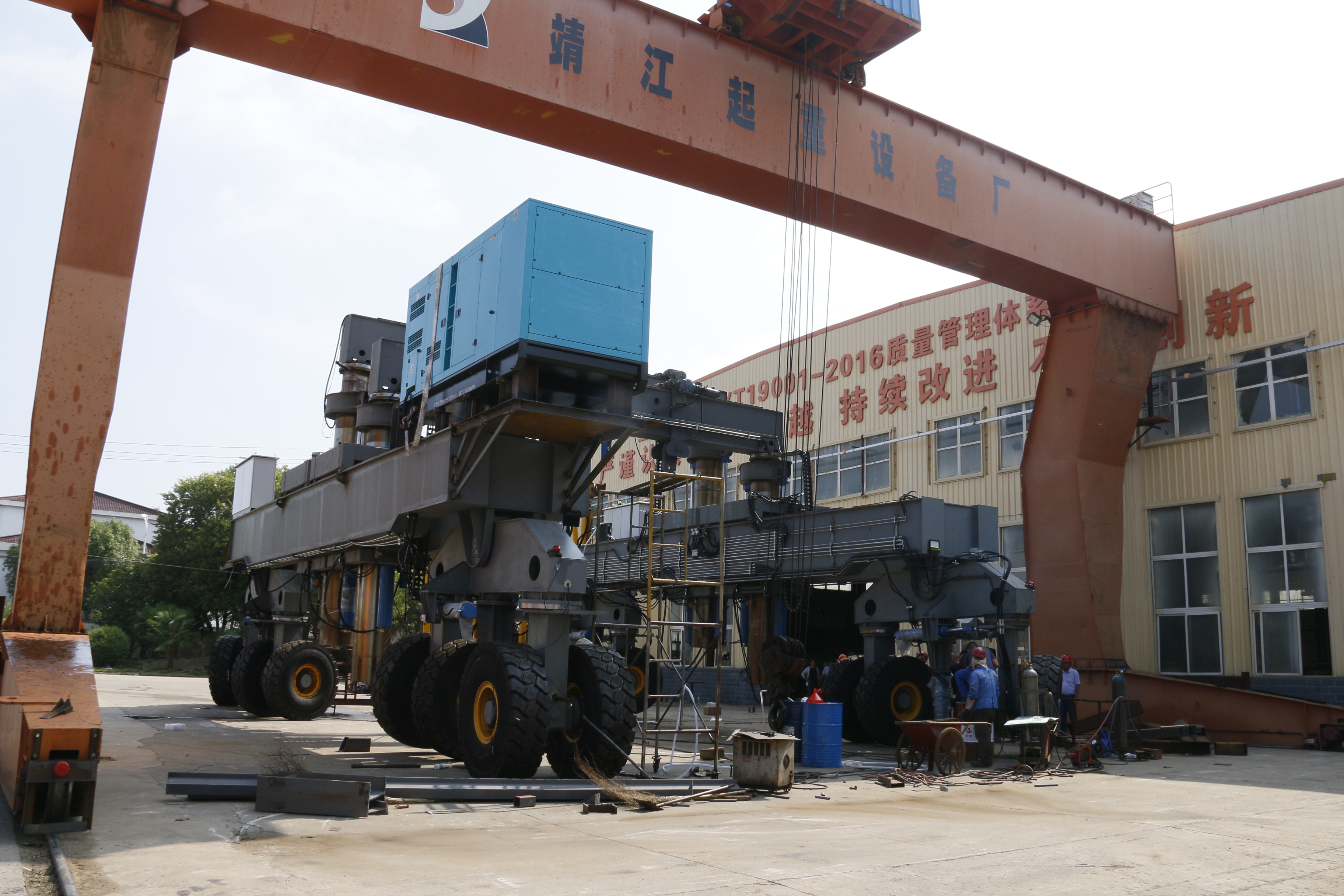 轮胎式龙门吊20吨图片,轮胎式龙门吊