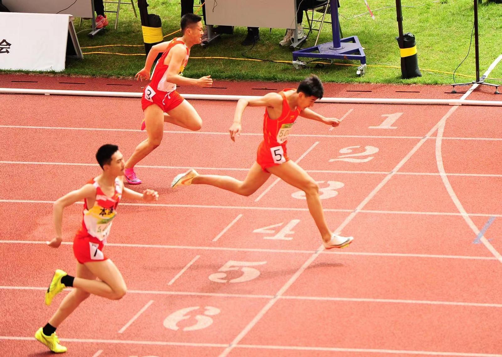 奋力谱写新篇章,奋力谱写新华章