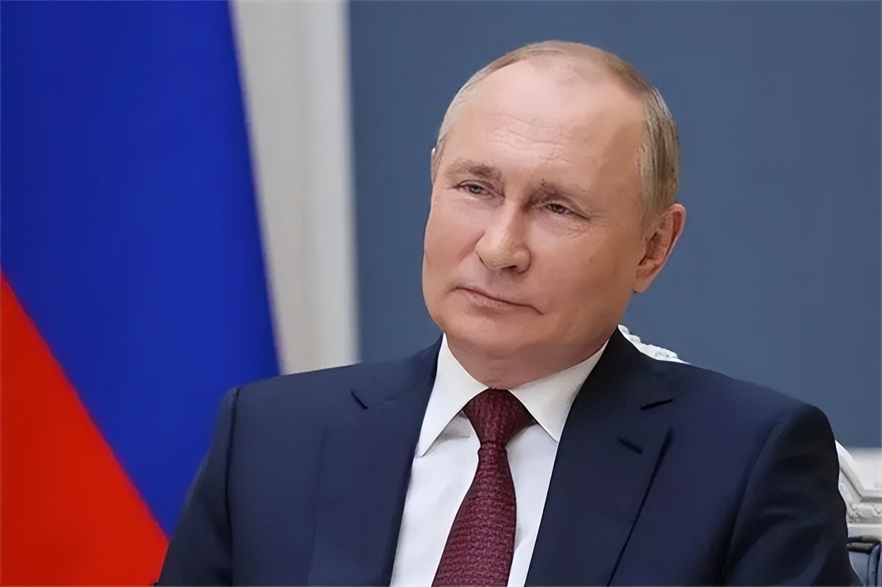 普京为什么走路左手不摆动,普京为什么走路总是一只胳膊不动