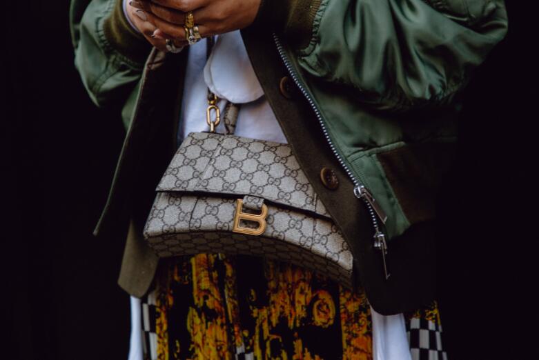 2020奢侈品包包推荐路易威登 (路易威登走秀款包包)