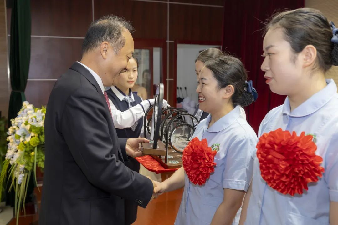 512国际护士节人间天使美丽绽放,512国际护士节致敬无畏天使