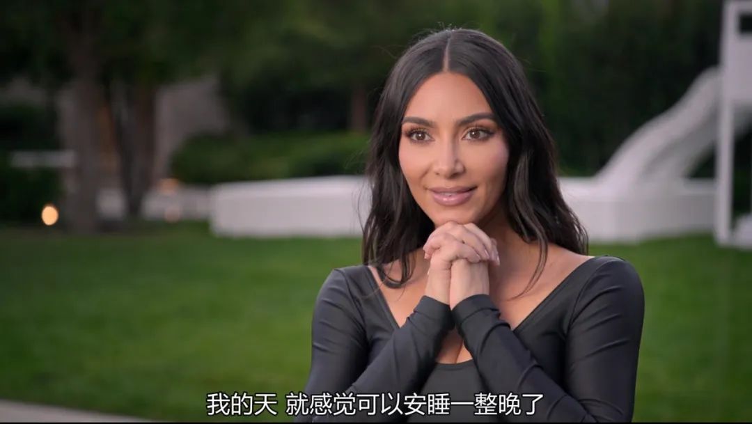 在她面前不值一提,在她面前任何东西都一文不值