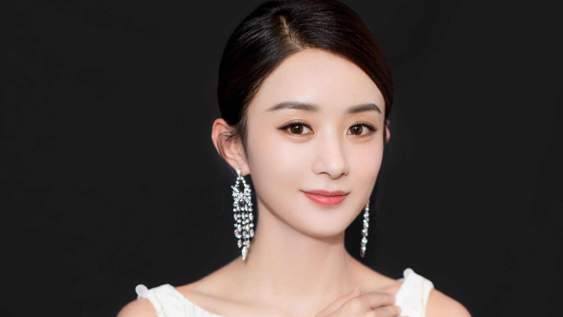 和杨紫飙戏受冯小刚赏识，北大校花彭高唱：北漂13年，我输得彻底