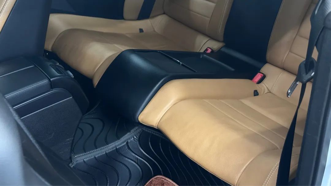 搞了辆“破烂不堪”的老款轿跑，进厂重造大翻新，满血复活变新车