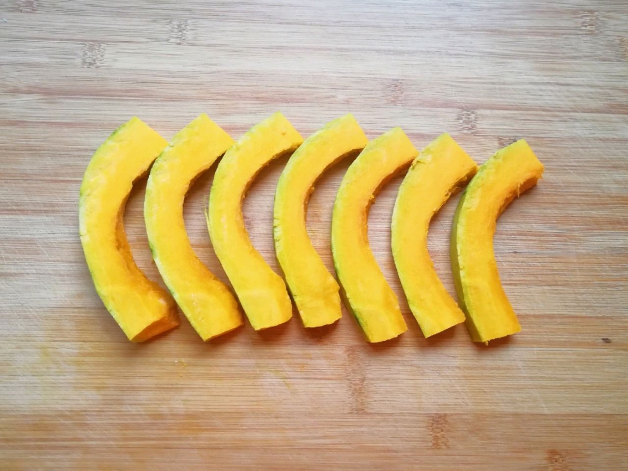 空气炸锅烤蜂蜜南瓜的做法,南瓜怎么在空气炸锅和烤箱做