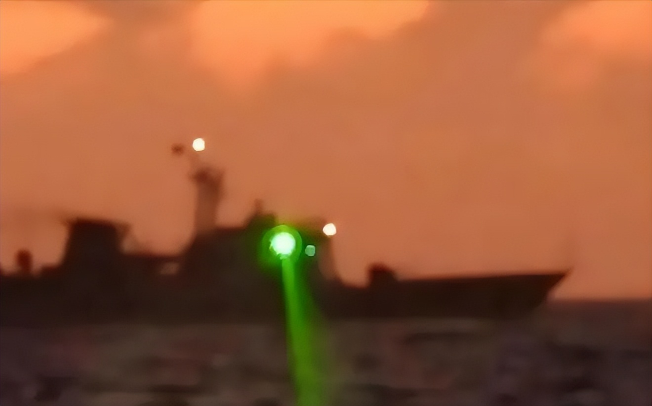 菲律宾南海挑衅，中国果断“开火”！外媒：霸气，打飞了1500亿？