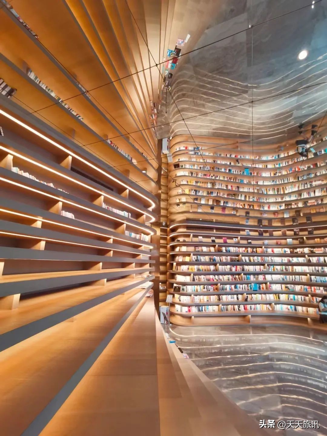 坐地铁看海,坐着地铁去看海南京