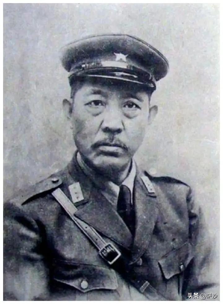 为什么抗日时期国军服装分了颜色,为什么汉奸军服是军阀服装