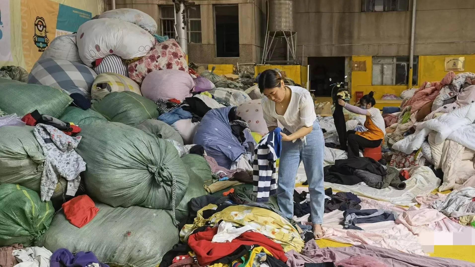 我辞去保安高薪工作，做旧衣回收一年亏损15万，如今欲哭无泪