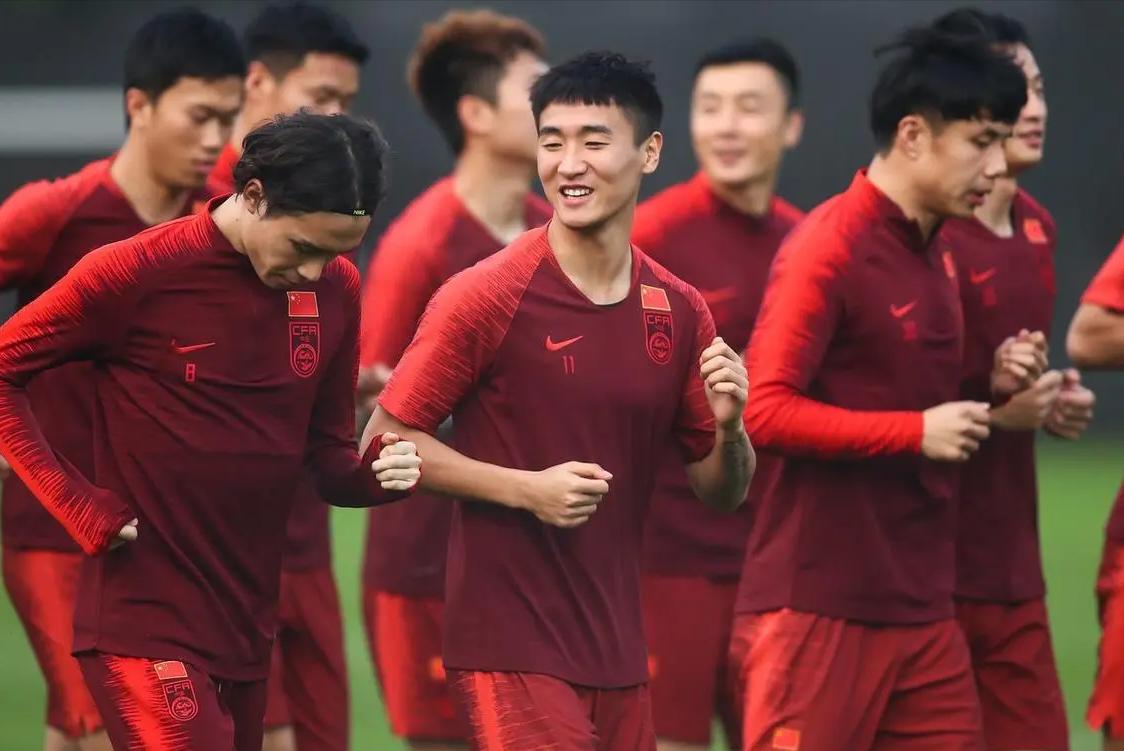 冯巩和巩汉林,冯巩评国足完整版