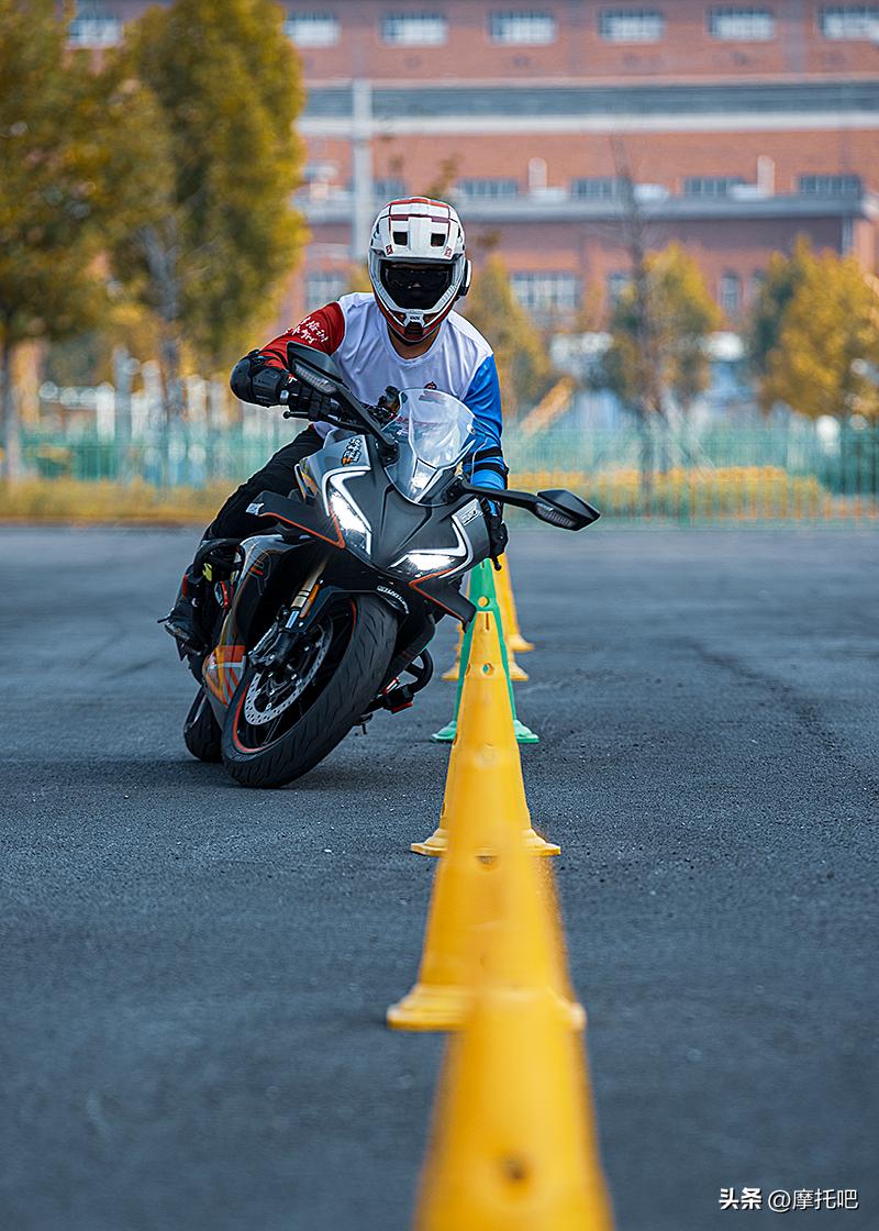 摩托车轮胎300-18和9090-18通用吗,摩托车轮胎选择哪种比较好