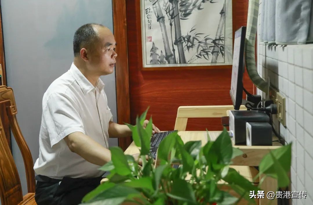 3000多首诗词，贵港这位父亲与孩子“曲线”沟通！孩子逆袭成才