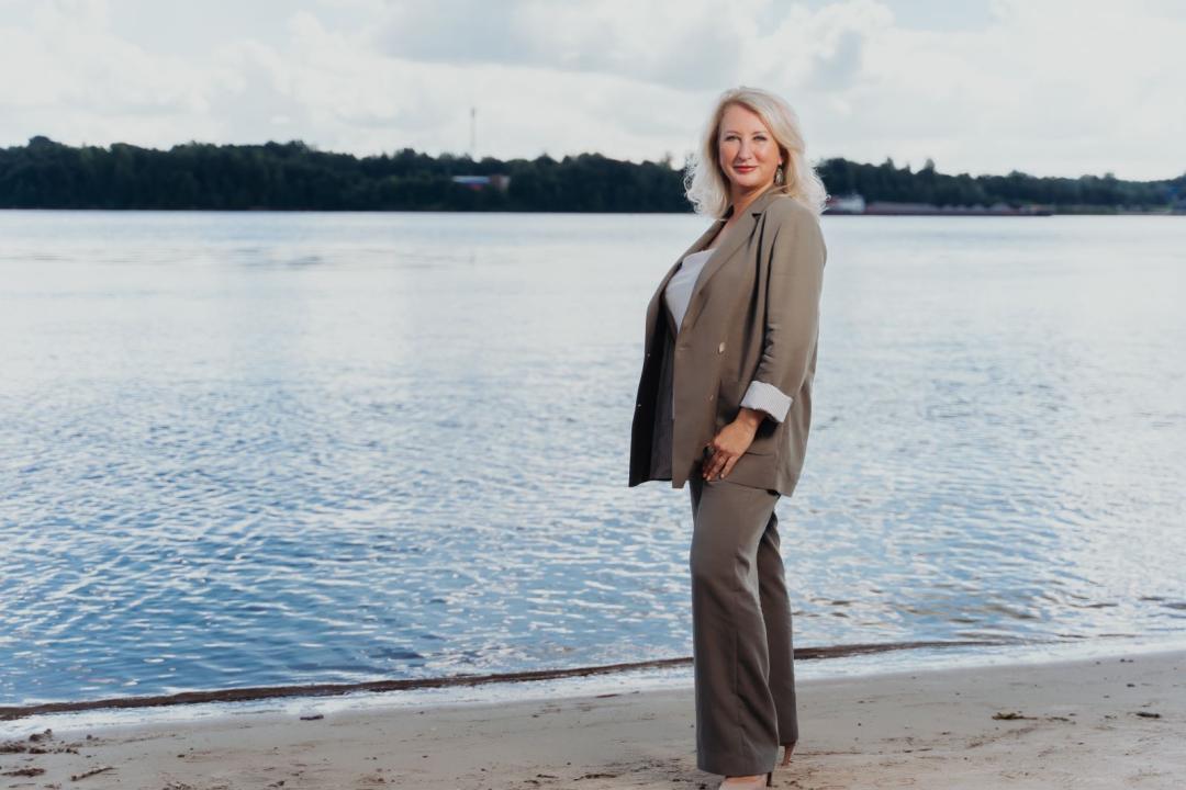 安娜：是中餐粉丝，是刘德华“迷妹”，也是“波罗的海明珠”的资深员工|老外讲故事·海外员工看中国③