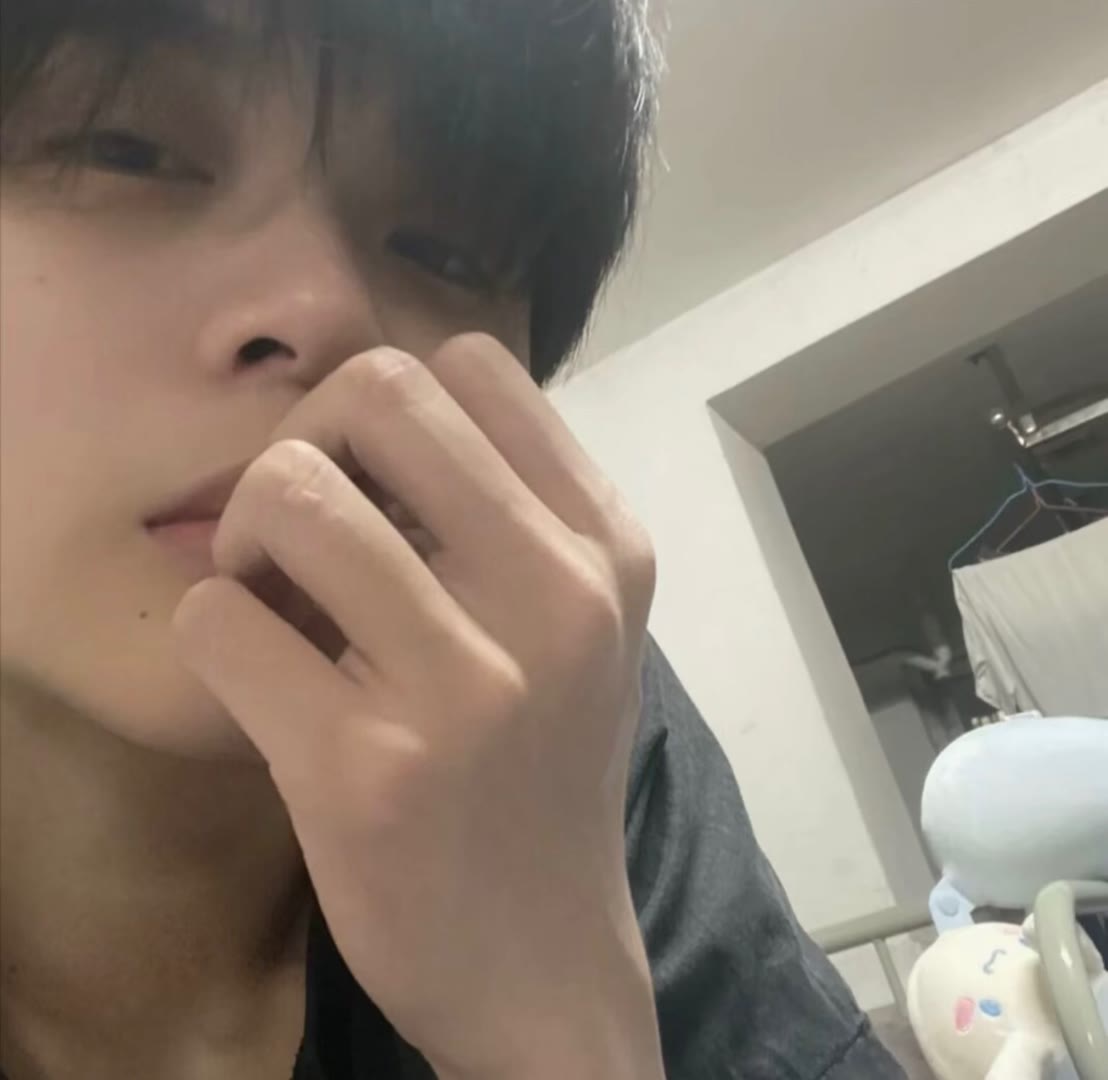 氛围感男生头像真人戴耳机,氛围感男生头像成熟稳重高清