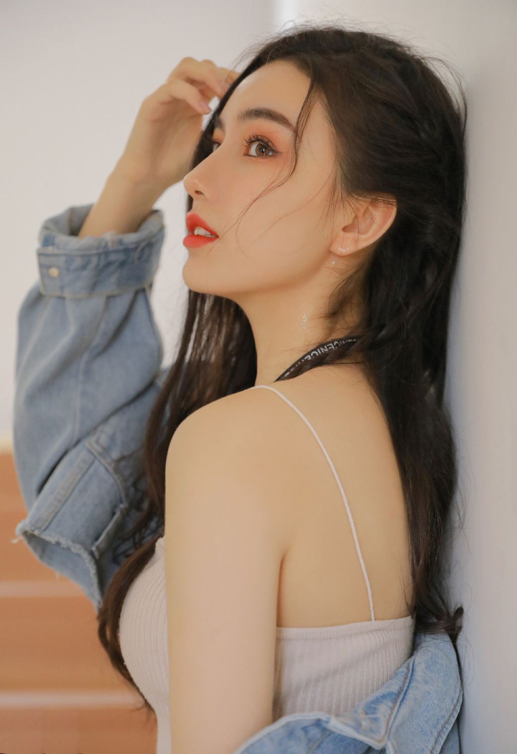 怎样淡化唇纹润唇,8种减少唇纹美白润唇的小技巧