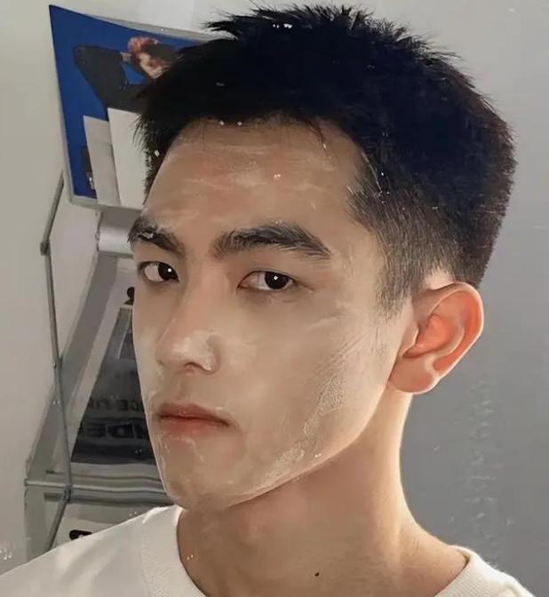 晚上护肤的正确步骤男士,男士从零开始护肤