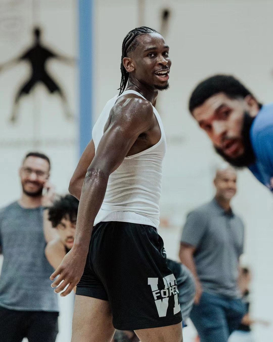 “大哥我想杀回去”，匡威最新篮球鞋来了