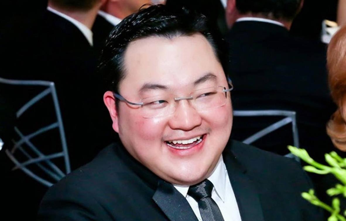 华裔富豪贪污35亿，拿钱泡遍全球女星，被4国通缉，他怎么做到的