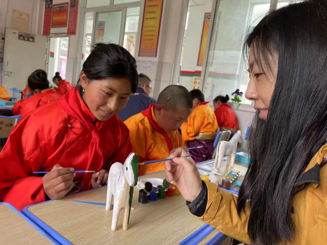 传音携手爱德基金会走进甘孜藏区学校，开展“圆梦体育包”项目