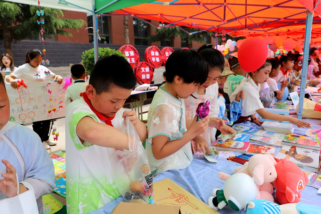 城关小学一年级跳蚤市场,跳蚤市场小学卖乒乓球