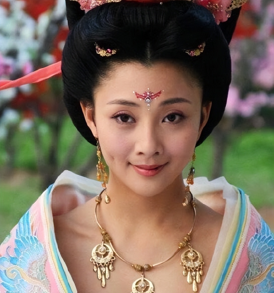 杨玉环死在马嵬坡是怎么死的,杨玉环为什么在马嵬坡下被赐死