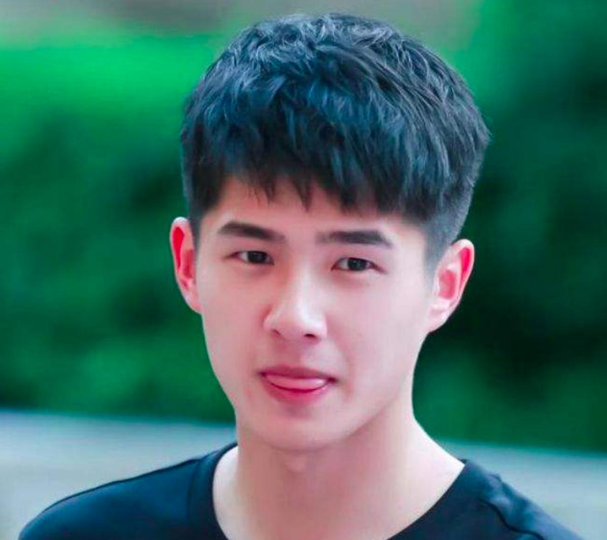 背头需要什么基础发型,论发型的重要性背头