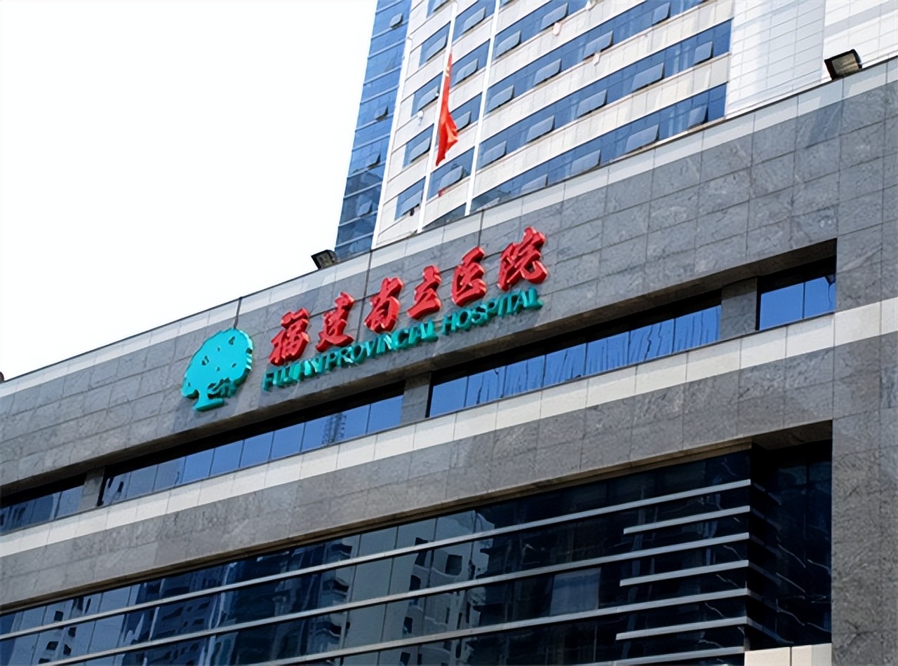 刚出生的小孩长满了黑斑,刚出生小孩皮肤黑斑