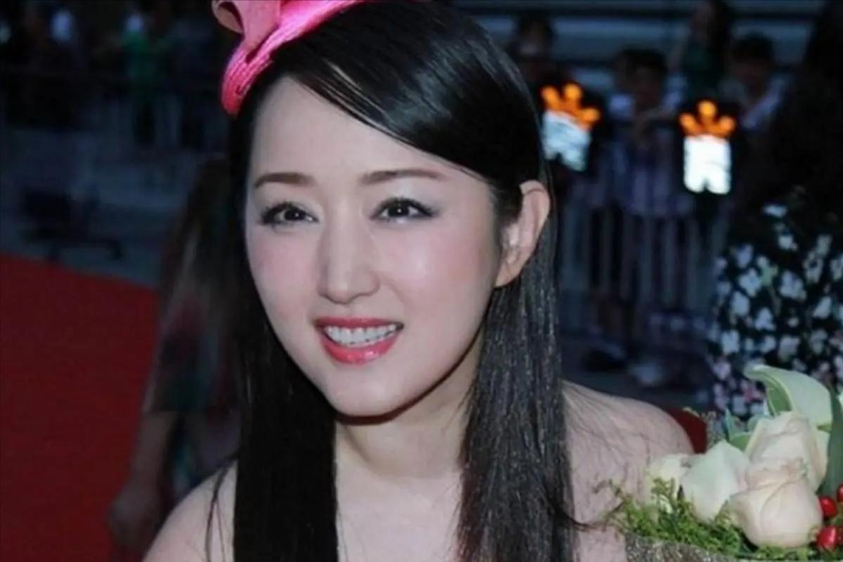 52岁的杨钰莹婚姻情况,52岁杨钰莹为何至今未婚