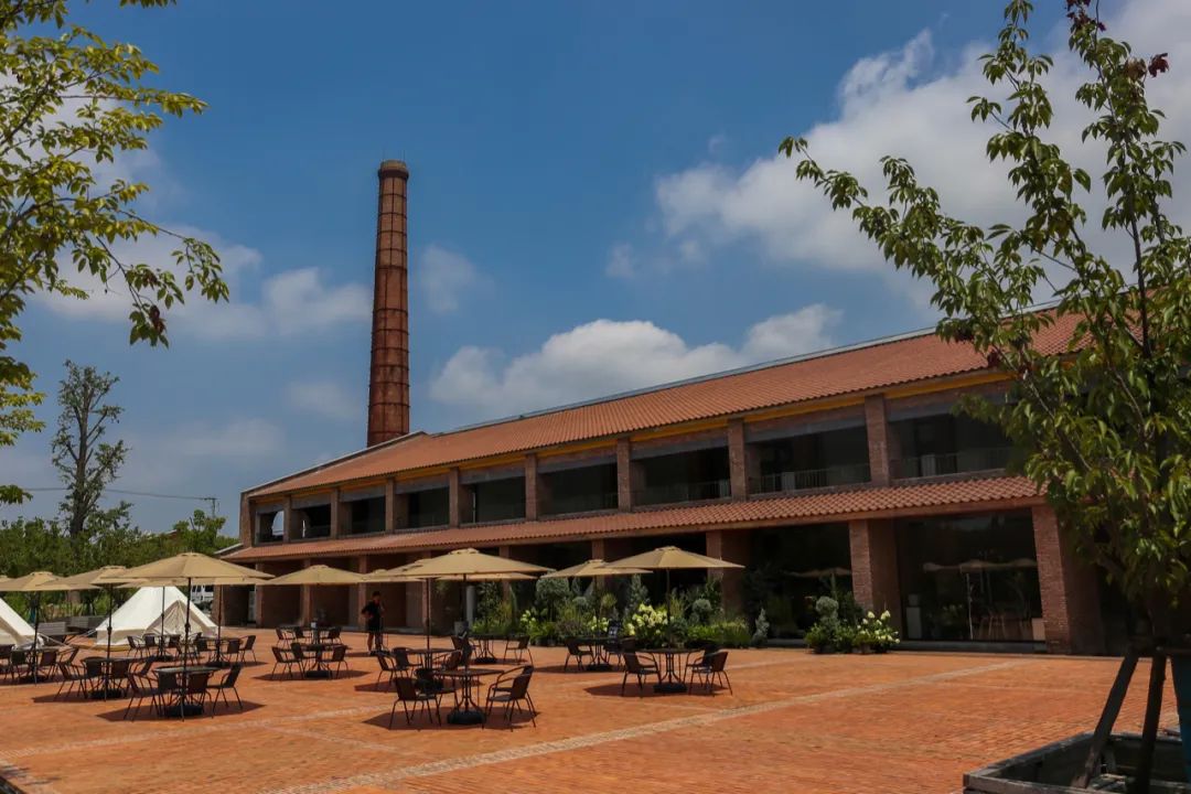 上海新晋热门打卡地，在红砖窑厂里喝咖啡、露营