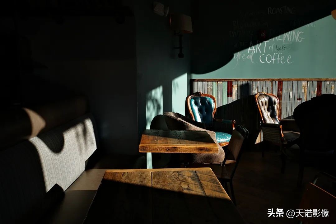 理光GRⅢGRⅢx为什么要双持?