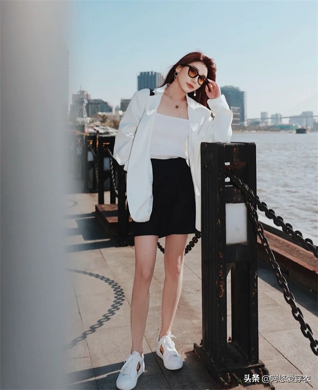 运动鞋冬天配什么裤子高级好看,什么运动鞋配裤子和裙子都好