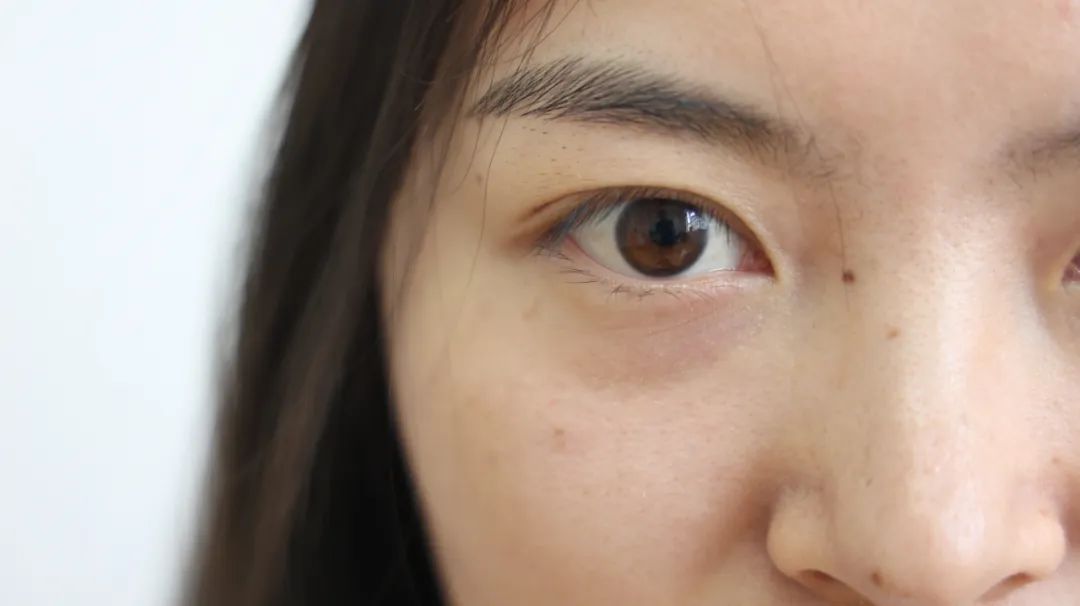 女生右眼皮跳代表是坏运还是好运,右眼皮跳了几下是不是好运