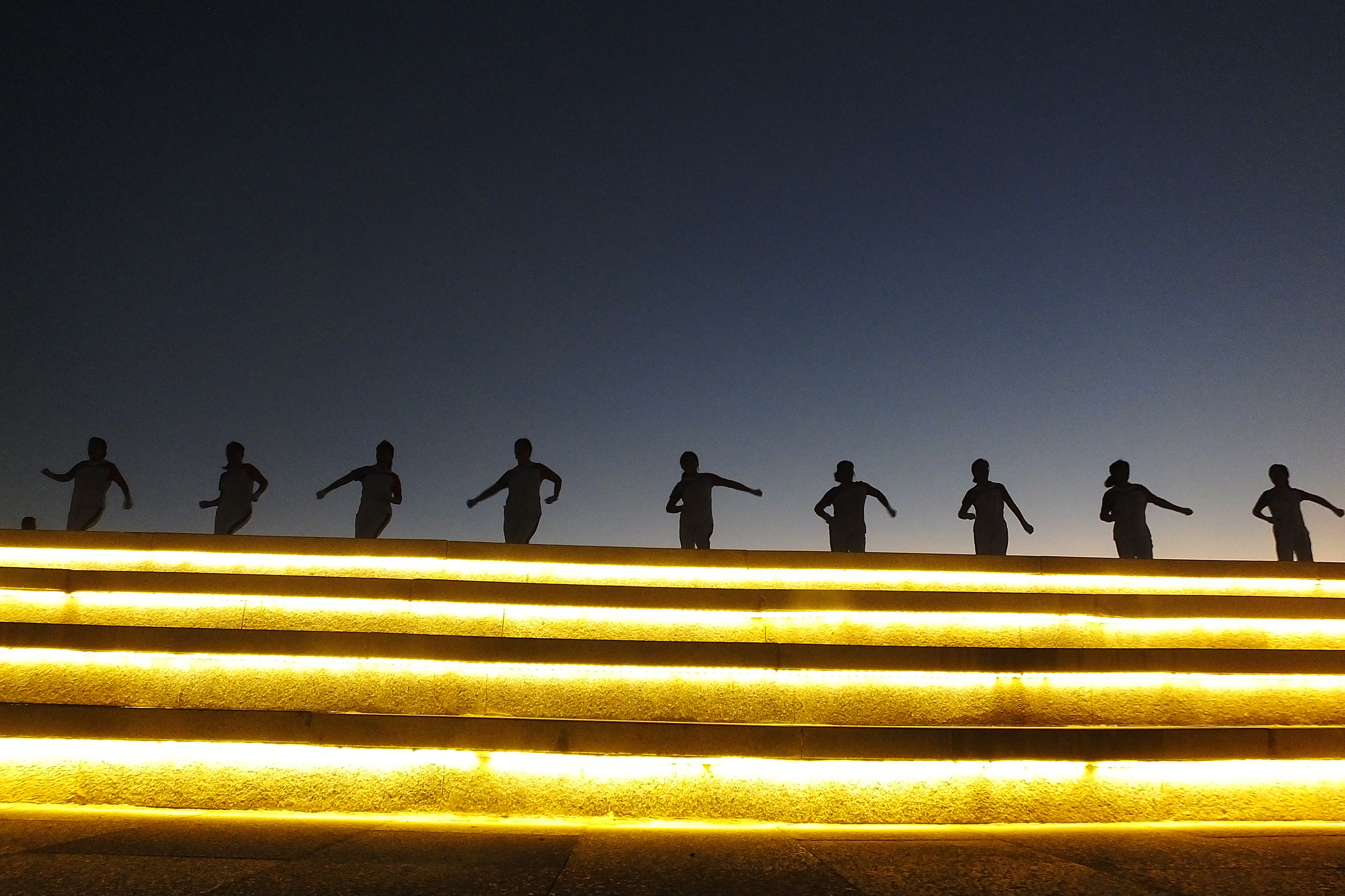 舞动青春舞蹈,武动青春武术健身操