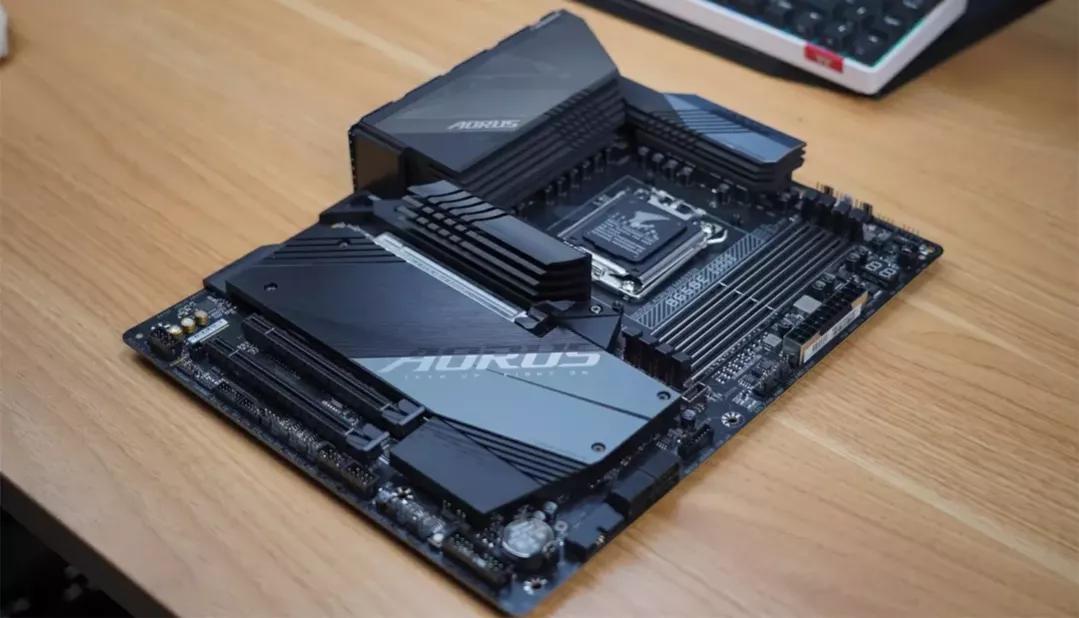 电脑内存有必要上两条16g么,电脑两条8g内存跟一条16g有区别吗