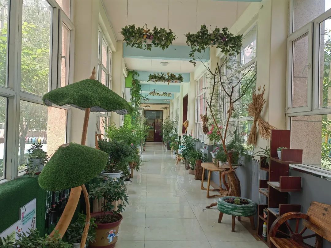 倾听儿童相伴成长主题墙幼儿园,倾听儿童相伴成长幼儿园小班视频