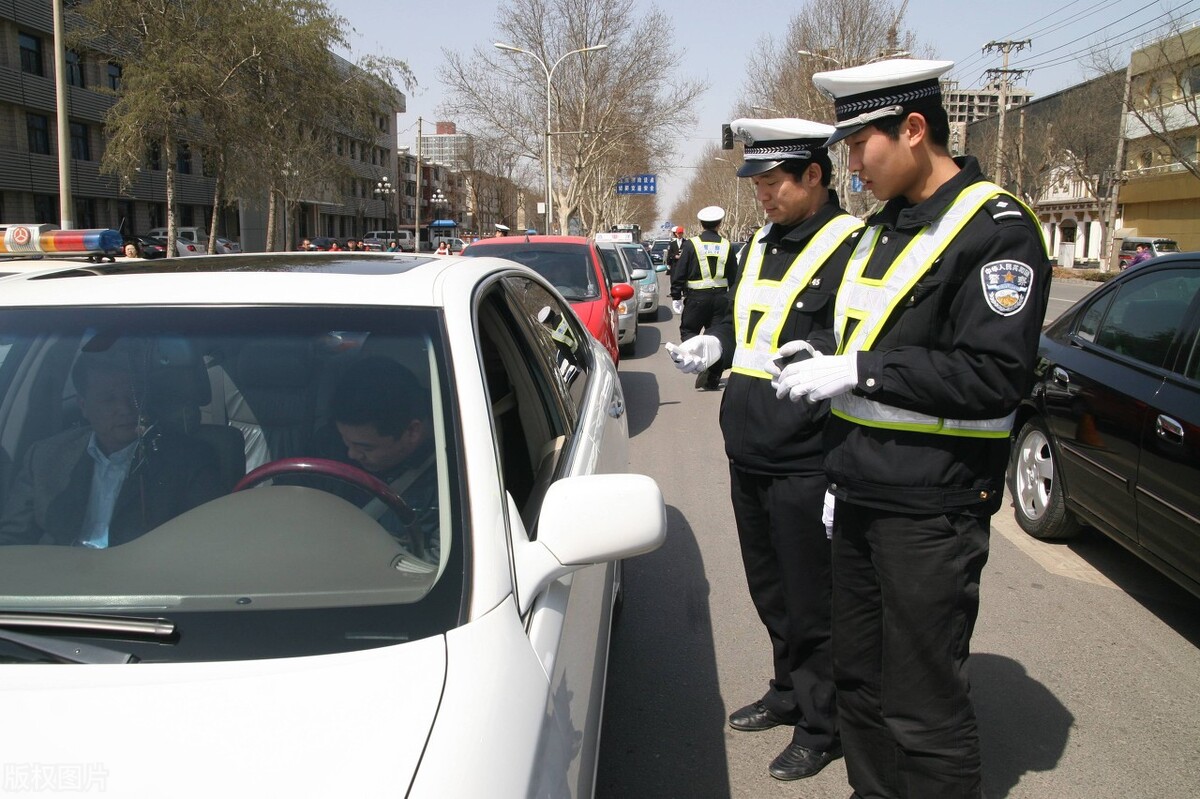 4月1日起，驾照新规实施，考驾照有“5大变化”，有人欢喜有人愁