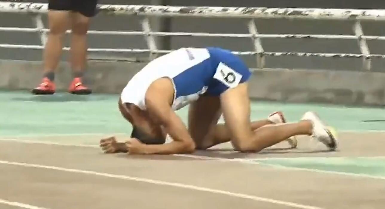 刘翔破世界纪录夺冠全程回放,刘翔夺冠12秒88纪录被谁破了