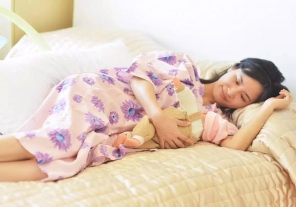 新生儿一个月一般喝多少奶最好,新生儿一天喂母奶次数多少合适