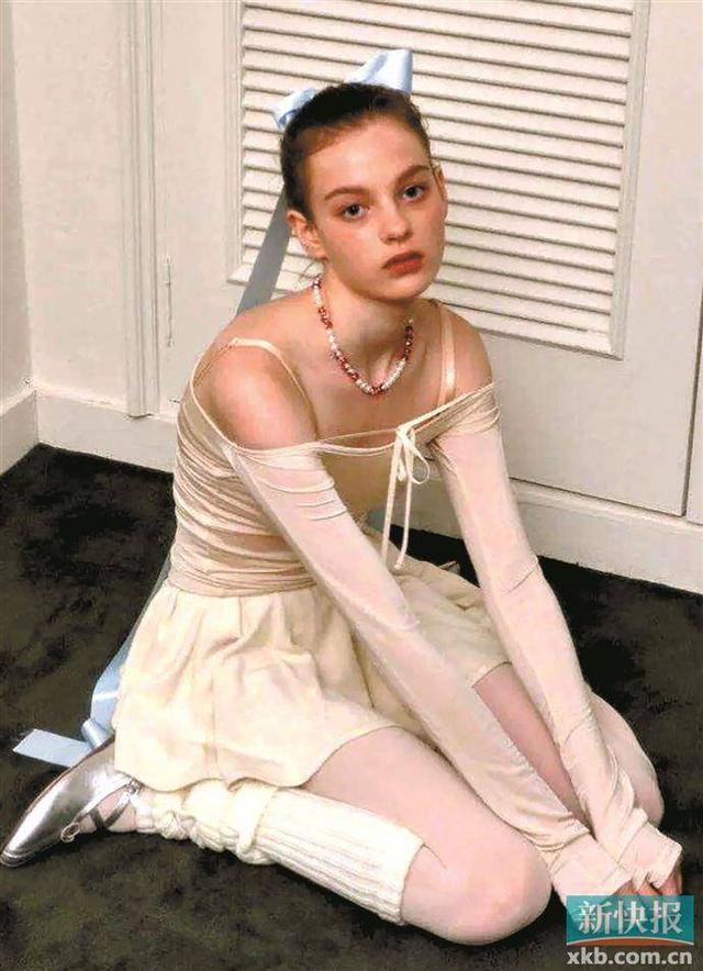 绌挎惌鐏垫劅鏃跺皻琛楁媿,绌挎惌鐏垫劅鏄ュぉ