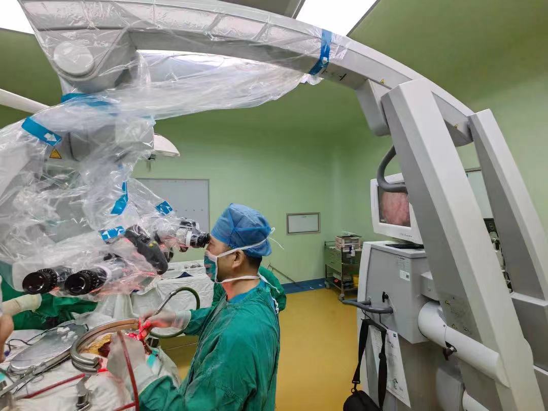 右眼皮跳了半年了怎么治疗,右眼皮神经跳动怎么治疗