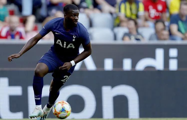 曼联转会凯恩最新信息,转会动态皇马签姆巴佩