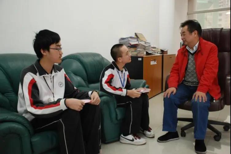 14岁考入中科大18岁读博士,14岁考上清华大学破格录取