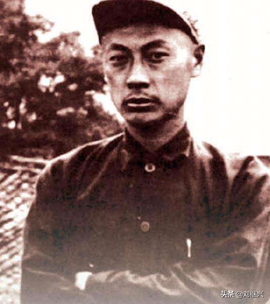 他曾两次取代了毛主席的职务，毛主席却救了他一命，此人后成元帅