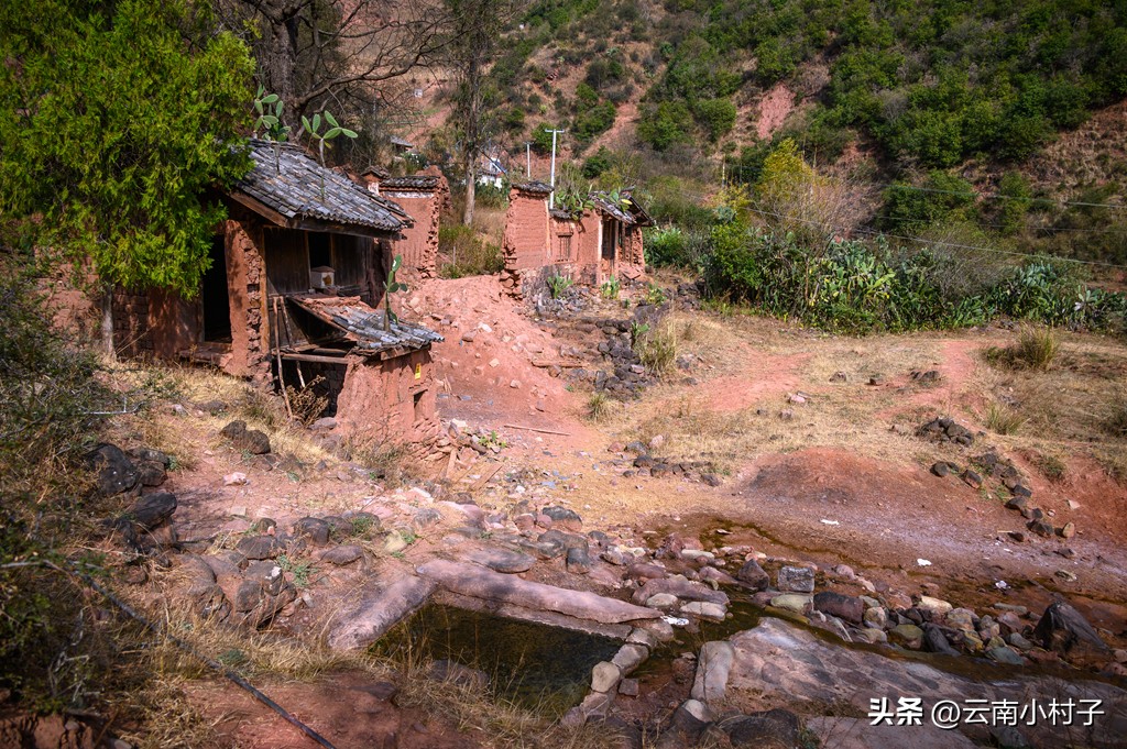 云南古盐井在哪里,诺邓盐井产于哪个地层