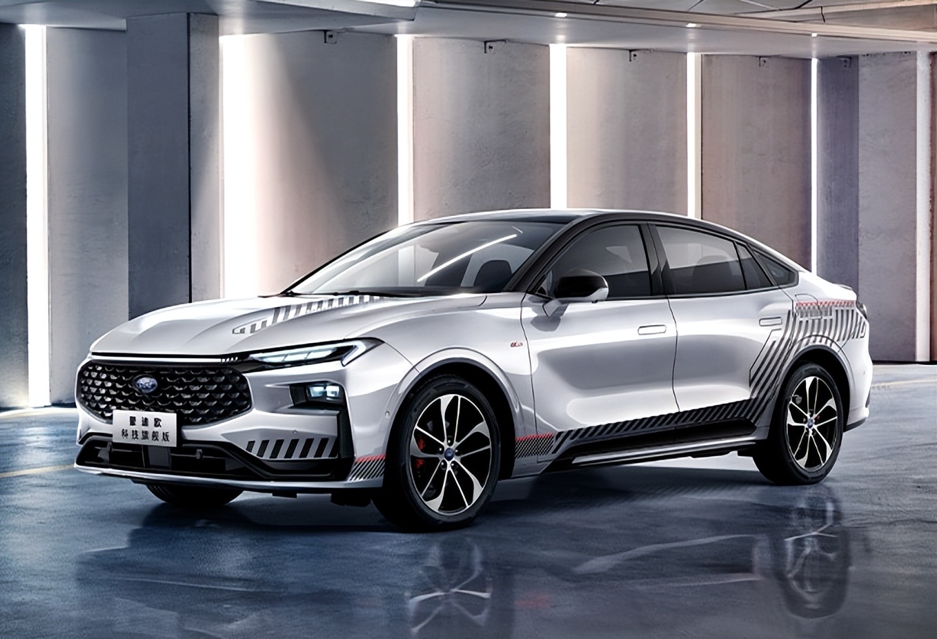 全新雅阁对比新一代蒙迪欧,1.5蒙迪欧和1.5雅阁谁的动力快一些