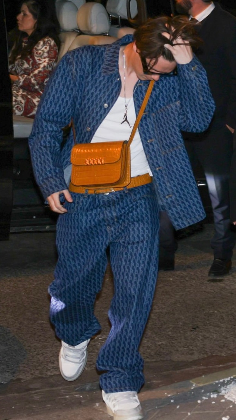 贝克汉姆小七服装,贝克汉姆和贝嫂年轻时候情侣装照