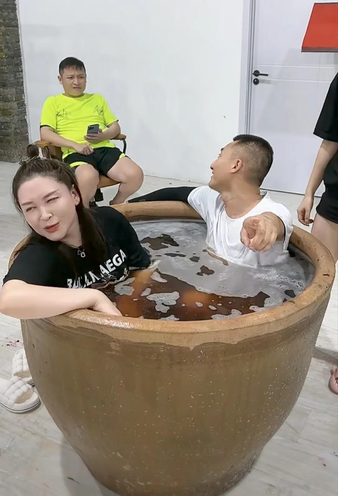 死磕辛巴辛有志！二子爷宣布新品发布会，向快手风向标看齐